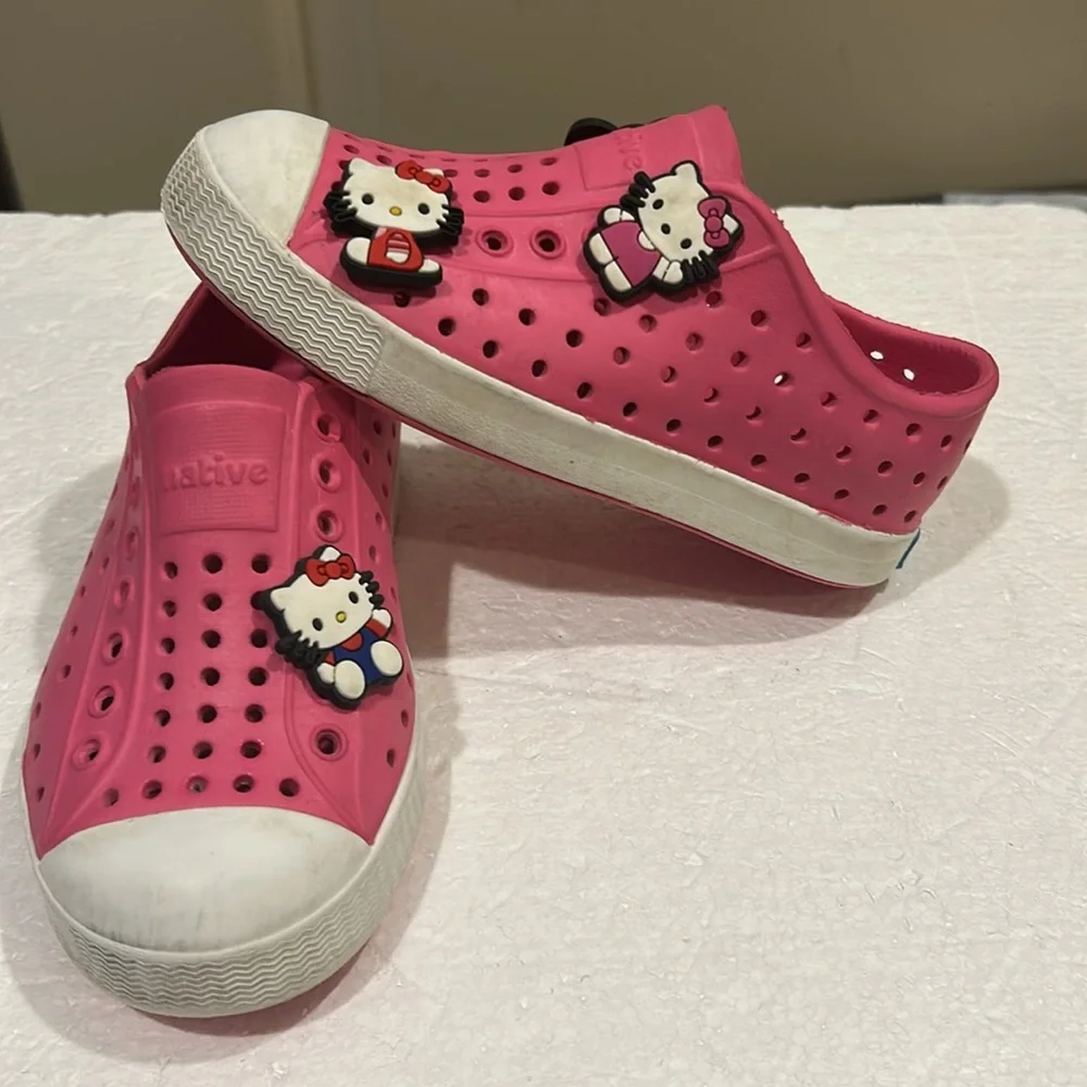 Native Hello Kitty jewels on perforated water shoes size 10 toddler pink white